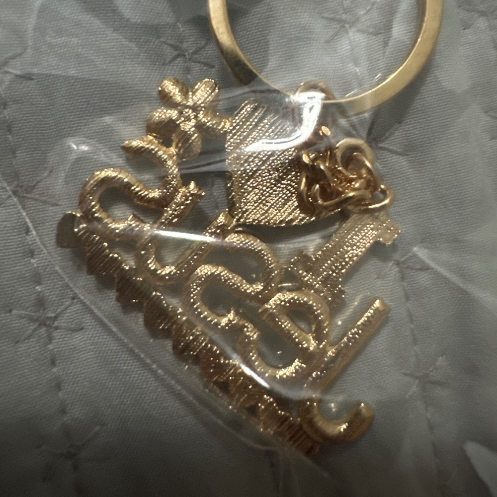 I Love Jesus” Gold Rhinestone Keychain - Picture 2 of 2